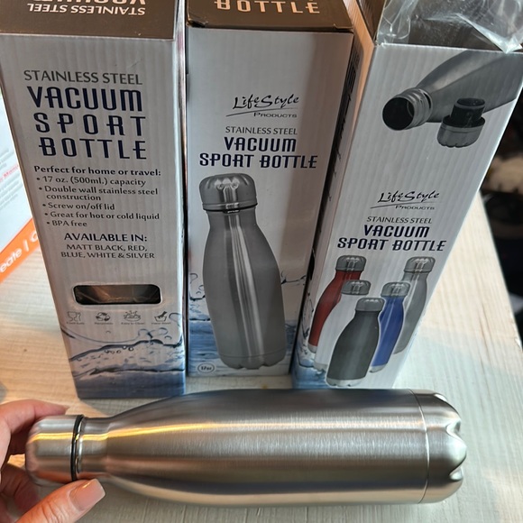 NWT LifeStyle Stainless Steel Vacuum Sport Insulated Bottle 17oz Screw Top *One* - Picture 1 of 5